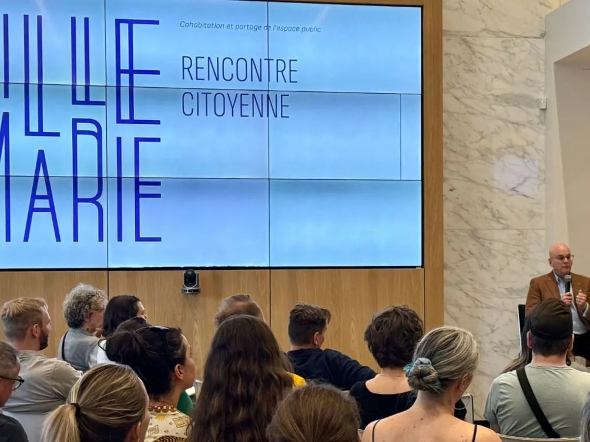 Rencontre citoyenne dans une salle à Ville-Marie