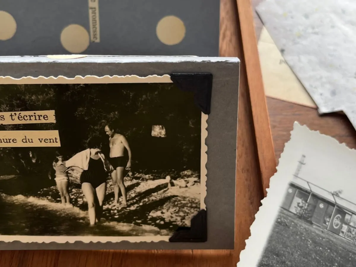 collage de mots découpés sur photo noir et blanc